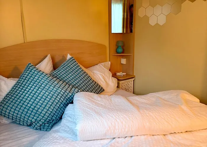 With Private Jacuzzi Campingplads Castelnuovo Magra